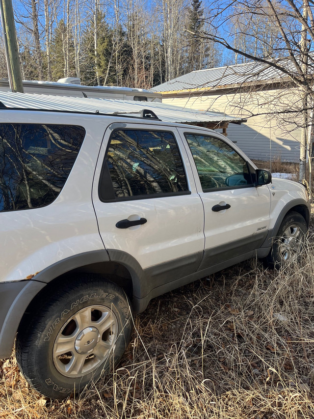 2001 ford escape in Cars & Trucks in Dawson Creek - Image 3