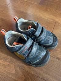 Souliers tout-petits gr7/24 - toddler shoes size 7/24