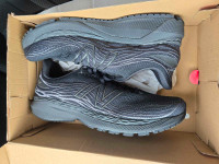 New Balance chaussures (Shoes) brand New (Neuf)