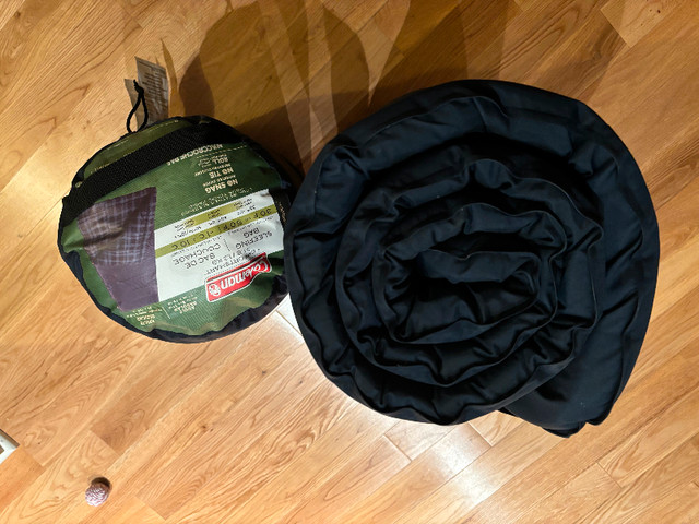 Sleeping bag Coleman (-1 à 10degres) simple et matelas gonflable dans Autre  à Laval/Rive Nord