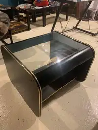 Small to mid-sized Table