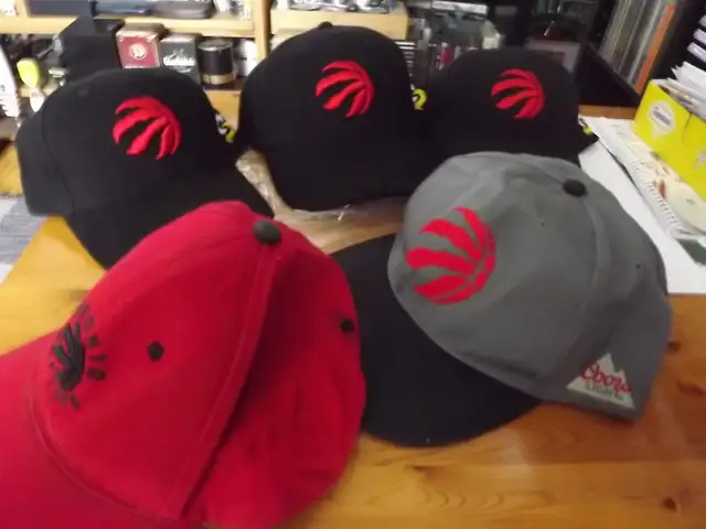 25 DICE BUNDL DEAL INCL.10PAIRS:BACKGAMMON,BOARD GAMES,CRAPS,ETC in Toys & Games in City of Toronto - Image 7