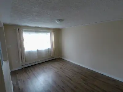 3 bedroom, 1 bath aparment in fairview