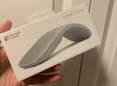 Microsoft CZV-00001 BlueTrack Wireless Bluetooth Surface Arc Mouse - Light Grey Like new open box!