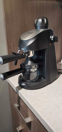Espresso Maker with milk frothing wand