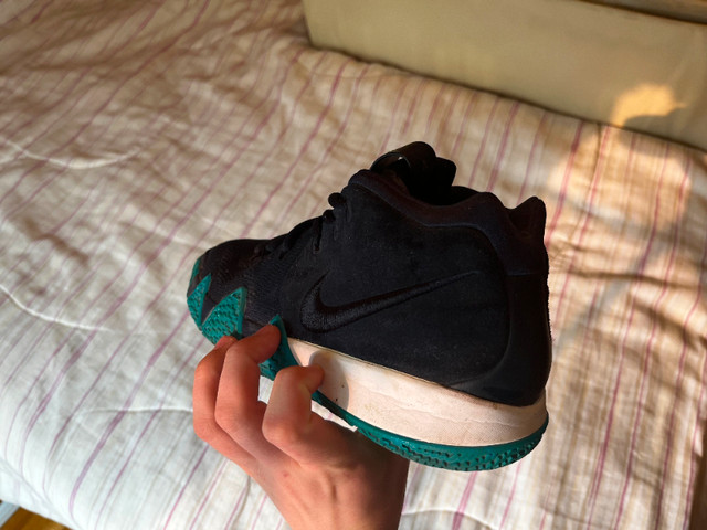 Kyrie 4s (Size 5.5Y) Need gone in Kids & Youth in City of Toronto - Image 4