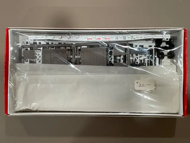 HO scale model train kit – 54’ flat car – Soo LineSOO 557364656288569473120