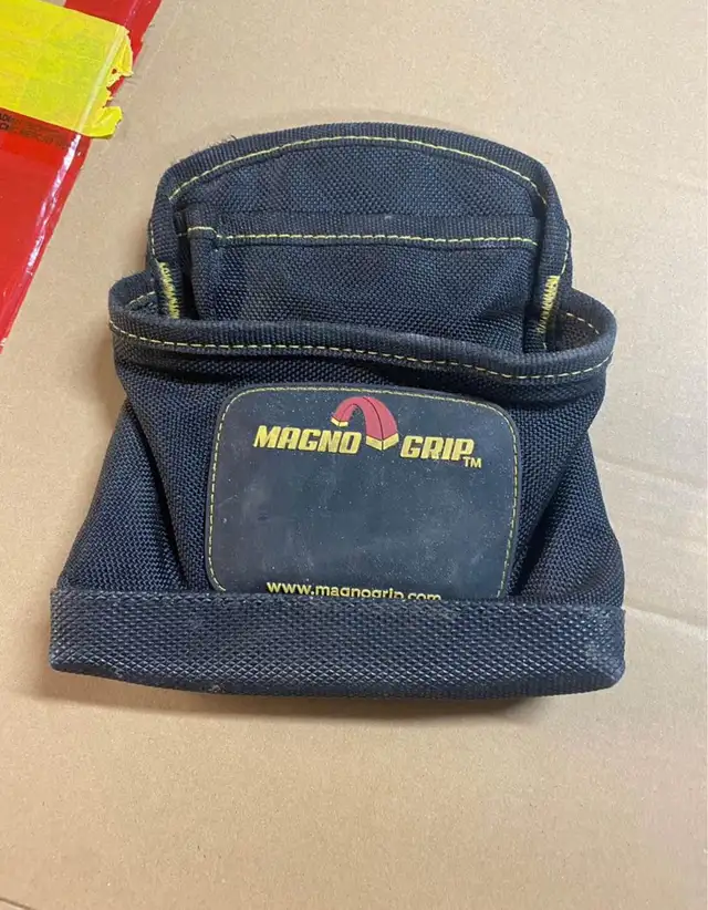 MagnoGrip 002-405 3-Pocket Magnetic Nail Pouch, Black in Tool Storage & Benches in Oakville / Halton Region - Image 4
