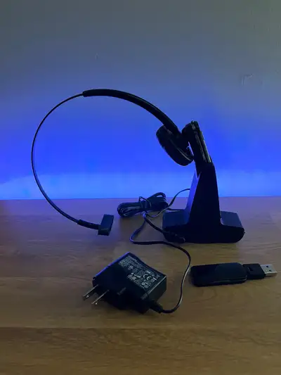 Excellent condition great quality work headset from Plantronics. Comes with original box and unused...