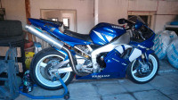 Moto Yamaha R1 1000cc