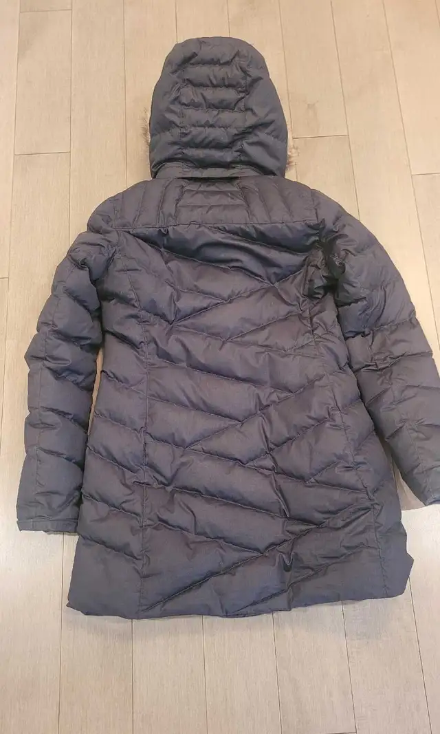 Marmot Down Jacket - Size S Womens in Women's - Tops & Outerwear in Calgary - Image 6