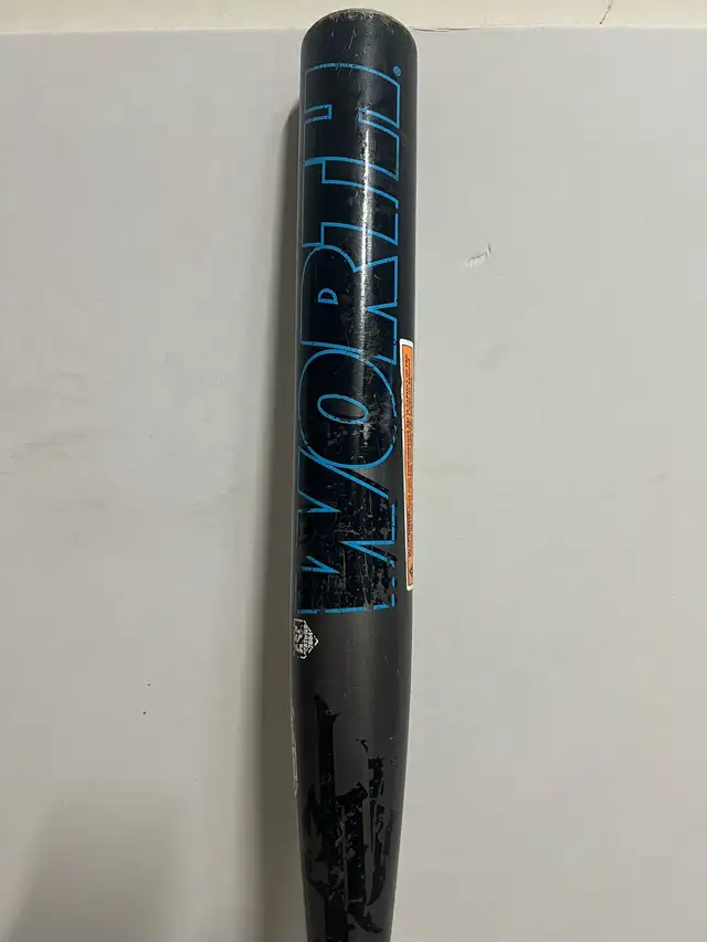 34” 28oz AMP Softball Bat in Baseball & Softball in Mississauga / Peel Region - Image 3