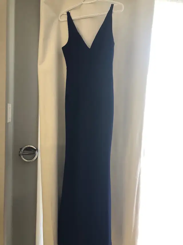 Lulu’s navy blue long gown maxi dress XS in Women's - Dresses & Skirts in City of Toronto - Image 8