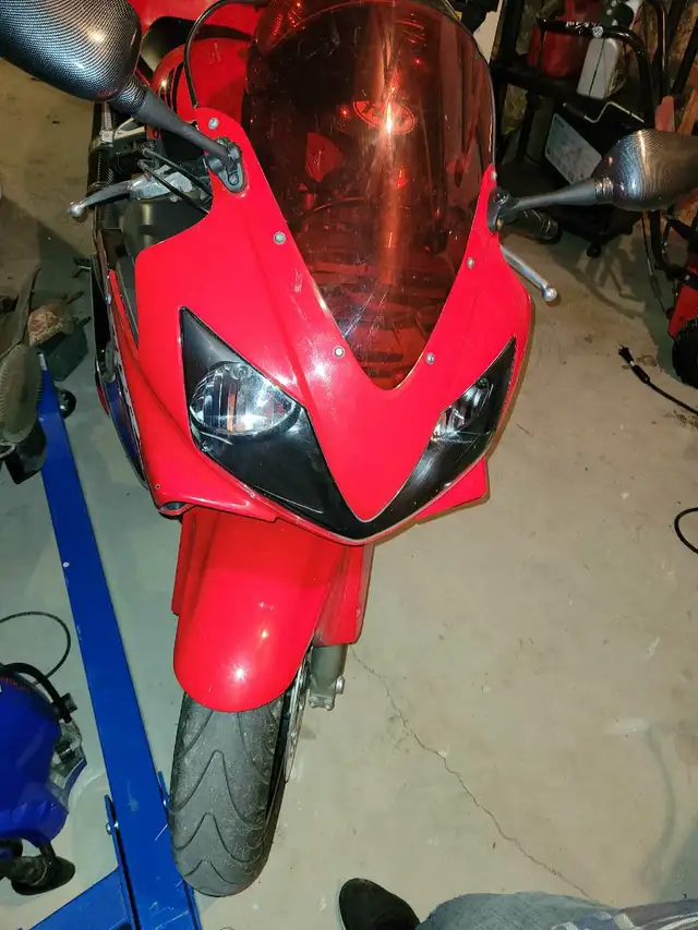2001 cbrf4i 600 in Sport Bikes in Regina - Image 3