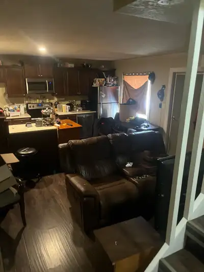 Cozy 1 bedroom 1 bathroom located blocks away from Main Street in Port Elgin. Includes upstairs balc...