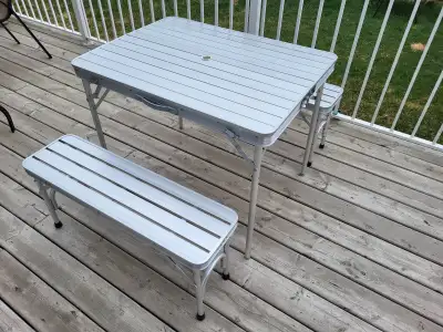 Aluminum Table with bench seats - light & compact Top 35"x26" approx Pick up in Airdrie