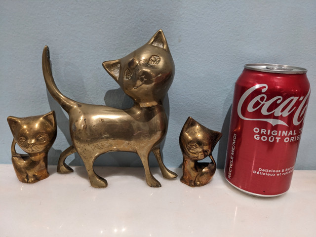Vintage Korean brass cat family of three figurines in Arts & Collectibles in City of Toronto