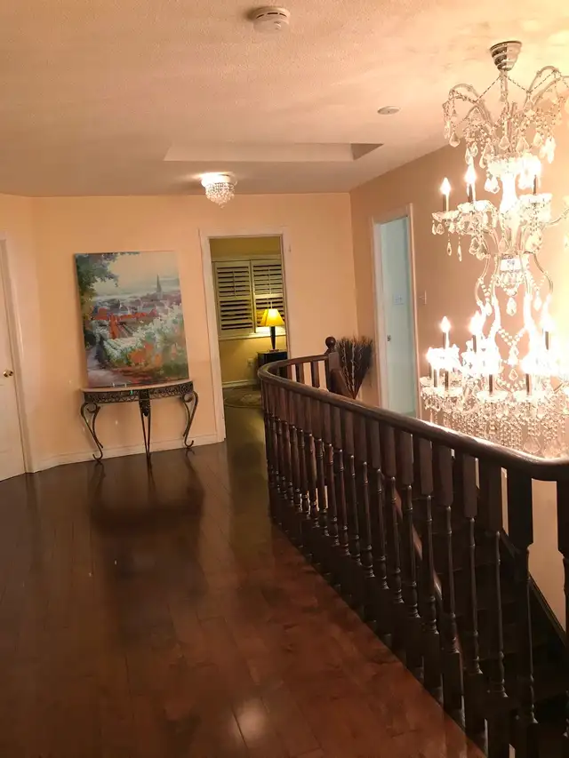 Beautiful Room For Rent Close To Square One