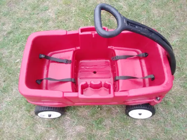 Pull wagon with seatbelts538441844985712641