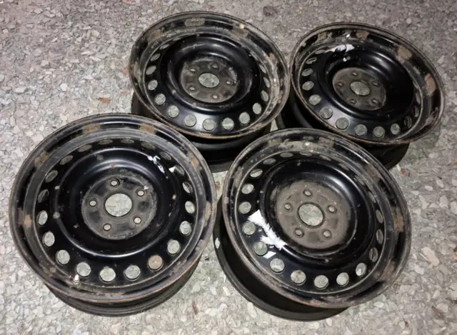 Set of Winter Steel Rims & H Caps, 4 Toyota Prius V/Camry/Rav4 in Tires & Rims in Bridgewater - Image 2