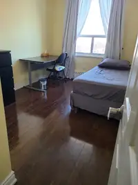[FEMALE ONLY] Bedroom in 3 Bdr Condo By Finch West