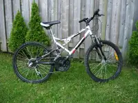 SUPERCYCLE MOUNTAIN BICYCLE IN GREAT CONDITION