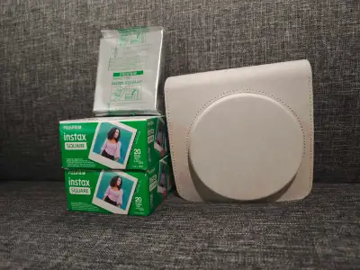 fujifilm lnstax Square Q7 in perfect condition, plus 50 films