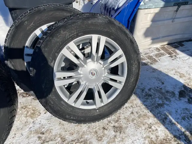 Mags et pneus hiver Cadillac SRX 235 65 R18 in Tires & Rims in Laval / North Shore - Image 5