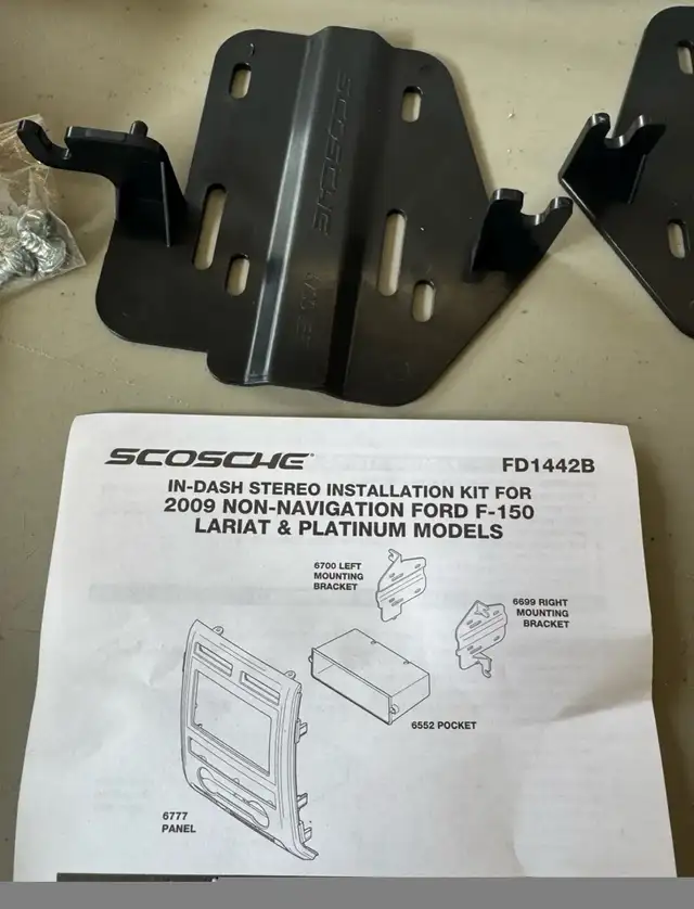 Ford F-150 Dash Radio Install Kit in Other in Hamilton - Image 7