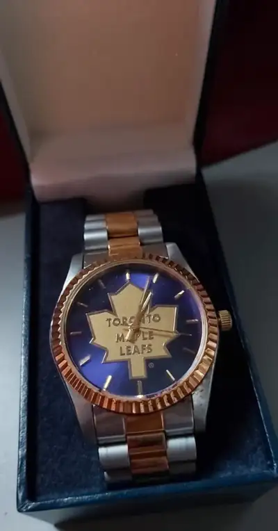 The Bradford Exchange Team Watch Toronto Maple Leafs (Men). Really Nice Condition. AR