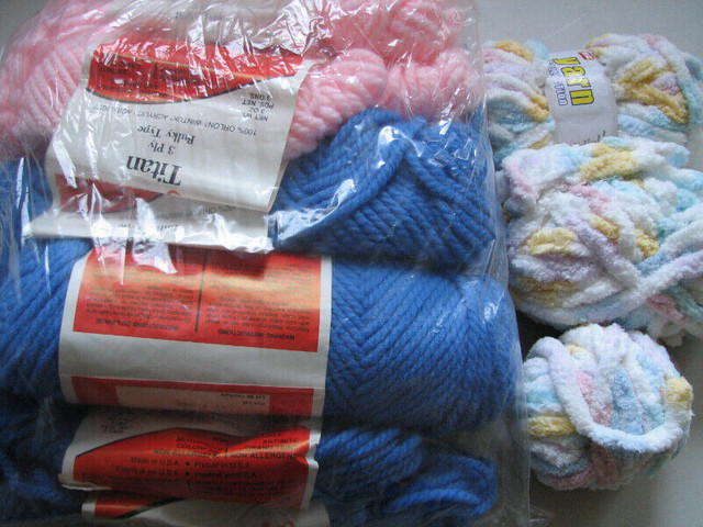 Knitting Yarn to Knit or Crochet Hats, Toques, Mitts for kids in Hobbies & Crafts in Vernon - Image 3