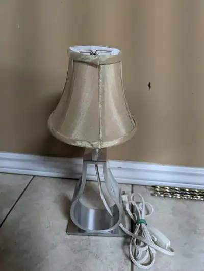 15" tall lamp