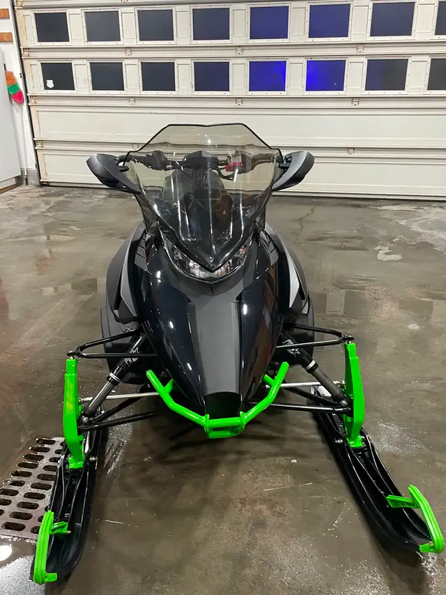 2015 artic cat 6000 lady driven only 3000 miles. in Snowmobiles in Ottawa - Image 8