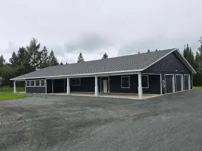 Stunning modern county Farmhouse corefloor for sale in the Beautiful Nor'Wester view location on 2.1...