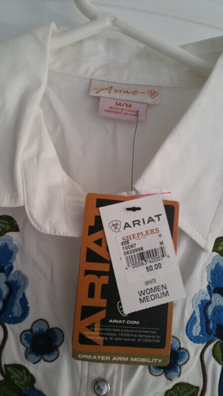 New -- Beautiful  "Ariat" Western Blouse -- Med. --  Yorkton in Women's - Tops & Outerwear in Regina - Image 4