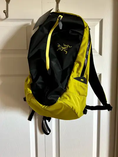 Arc’teryx Arro 22 backpack NEW, View more