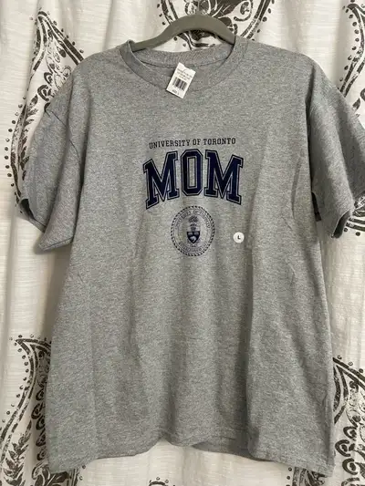 Gildan University of Toronto Shirt, View more