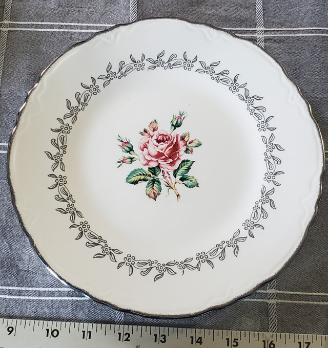 Vintage Rose Of Tralee dinner plate By Sovereign Potter's in Arts & Collectibles in Hamilton