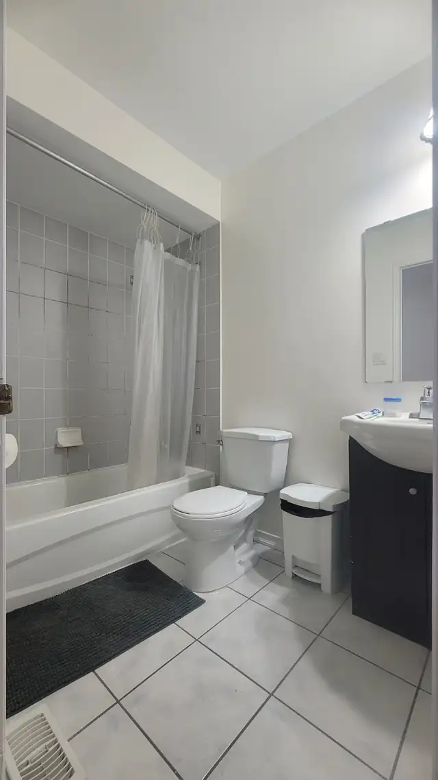 YORK UNIVERSITY   Room  - May 1st in Room Rentals & Roommates in City of Toronto - Image 6