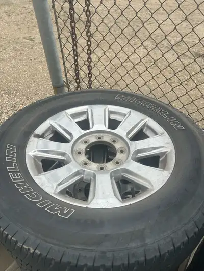 Ford F350 20” rims and tires. Rims excellent condition tires 40 %. 1000$ 7804994952