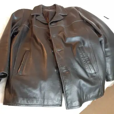 Men's Large NEW EDITION Leather 3/4 jacket , like new, inside mobile phone pocket , compares at $600...