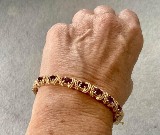 14k Gold Amethyst Hinged Bracelet in Jewellery & Watches in Kitchener / Waterloo