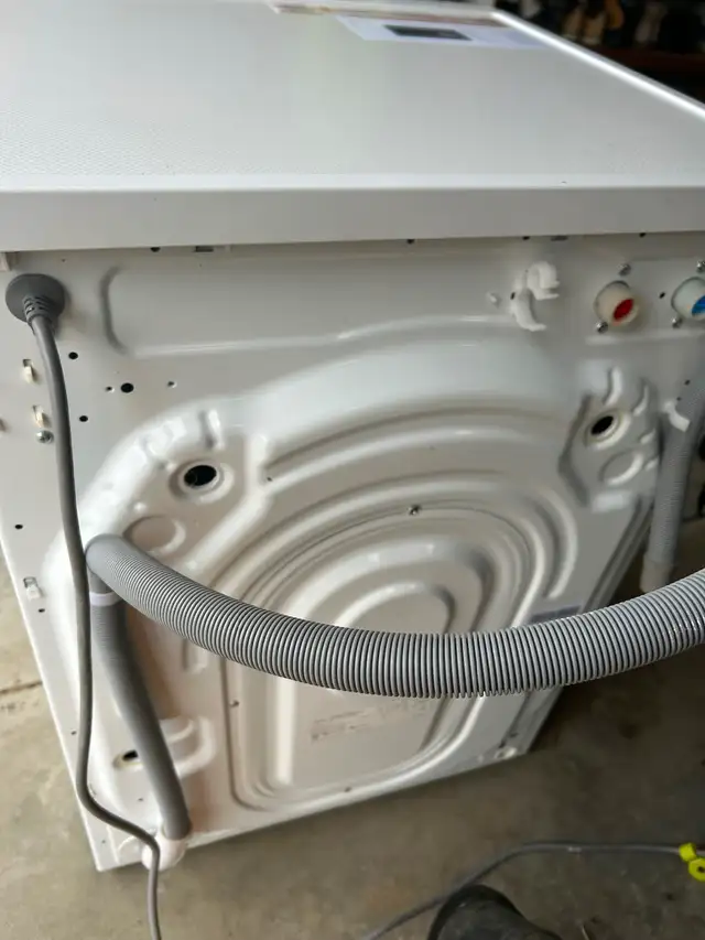 Midea Front Load washing machine572420887980298241