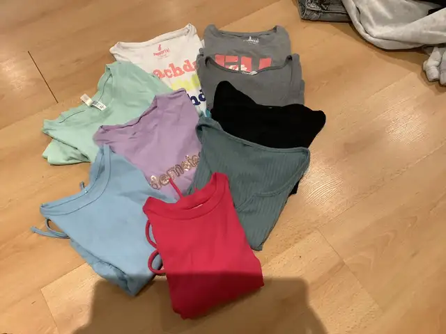 Lots vêtements fille 12 ans in Kids & Youth in Longueuil / South Shore - Image 3