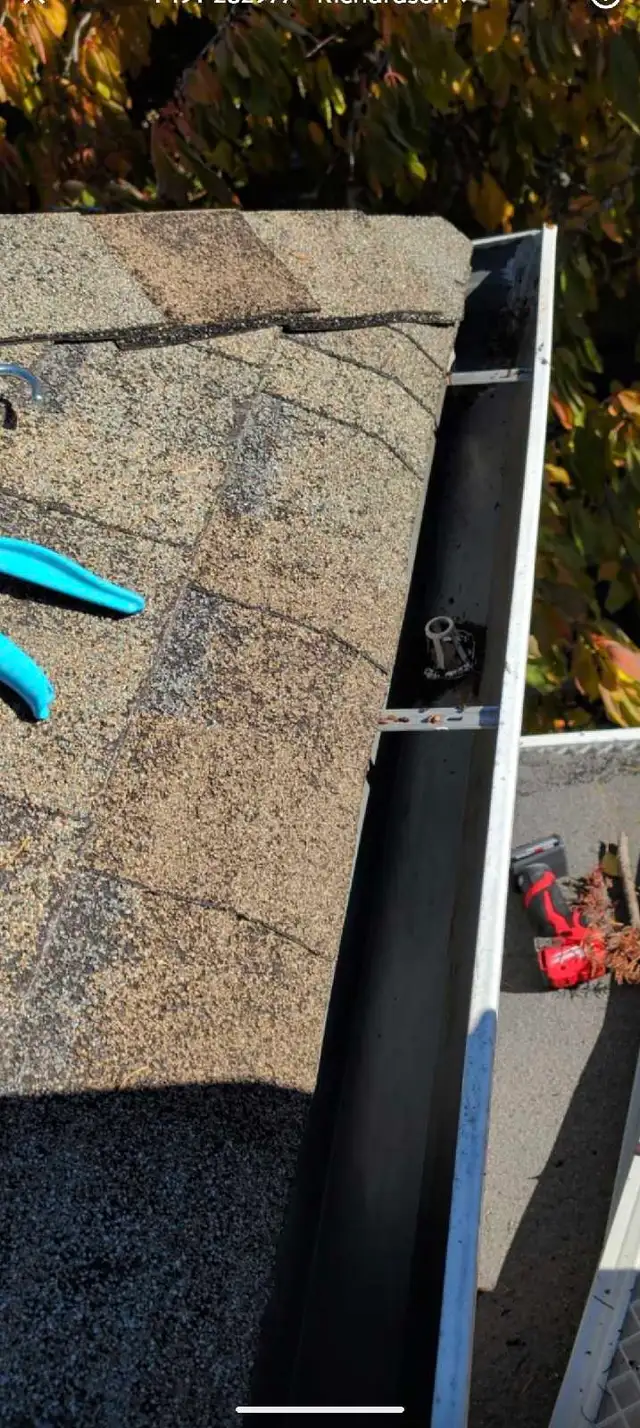 Gutter cleaning600046533703127041