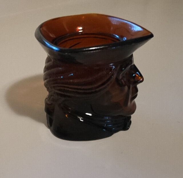 Vintage 1970's Avon Amber Glass Toby Mug/ Glass in Arts & Collectibles in Oshawa / Durham Region - Image 2