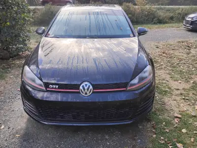 One owner 2015 Golf GTI Mk7 Autobahn . New windshield two sets of rims and tires trouble free drivin...