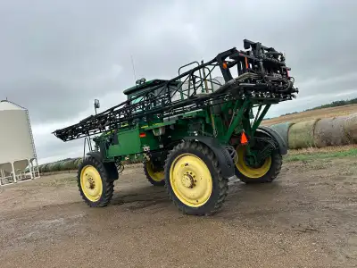 Selling my 2012 jd sprayer. Great machine run perfect 100ft booms 800G steel tank 3000 series bubble...
