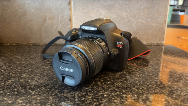 Canon EOS Rebel T3 & Carrying Case in Cameras & Camcorders in Calgary - Image 2