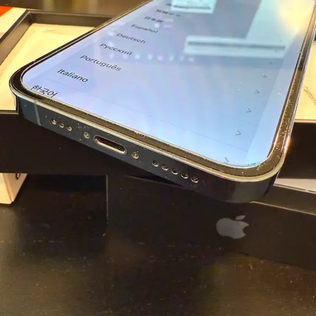 Apple iPhone 13 Pro 256GB Blue in Great Condition62864362973954122
